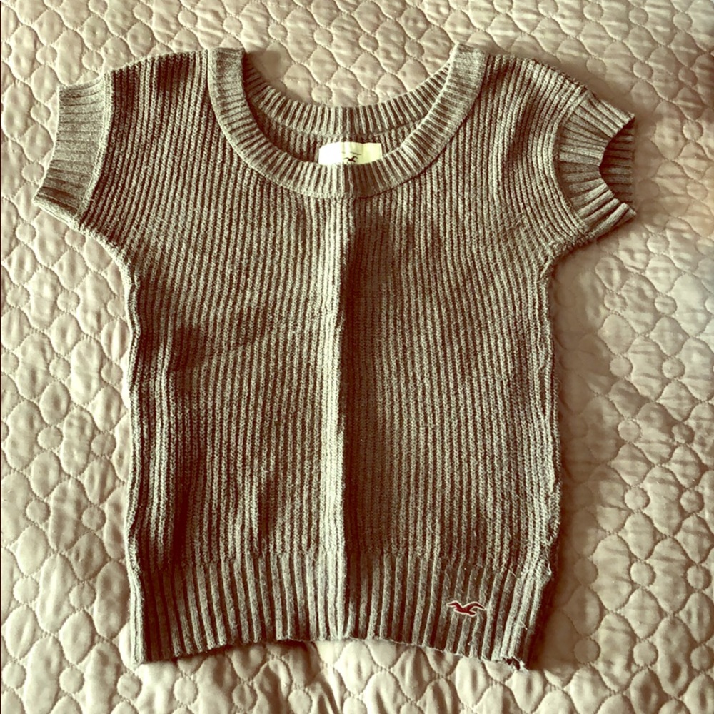 Short sleeved sweater